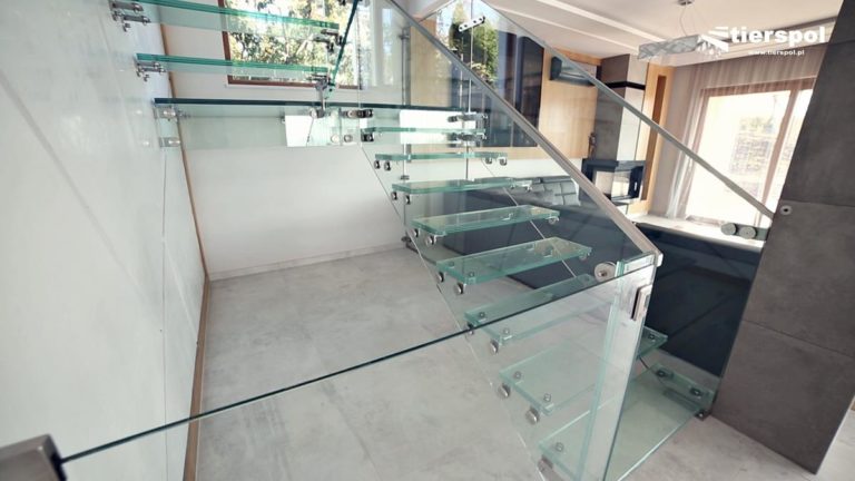 Balustrady szklane samonośne